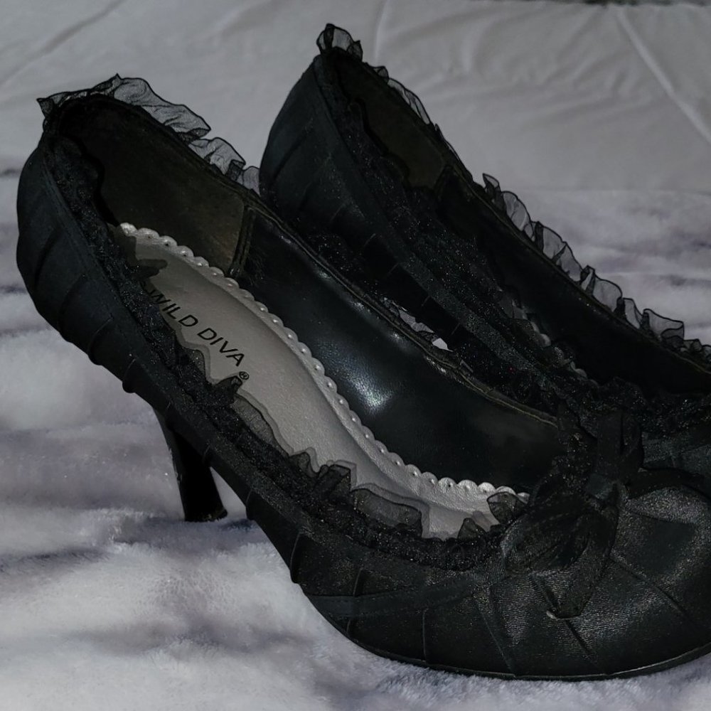 Wild Diva Black Heels, size 8.5